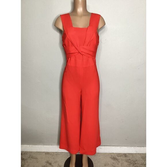 New. Lewit red cropped wide legged jumpsuit. With twisted detail. Size 4/6 - Picture 2 of 12